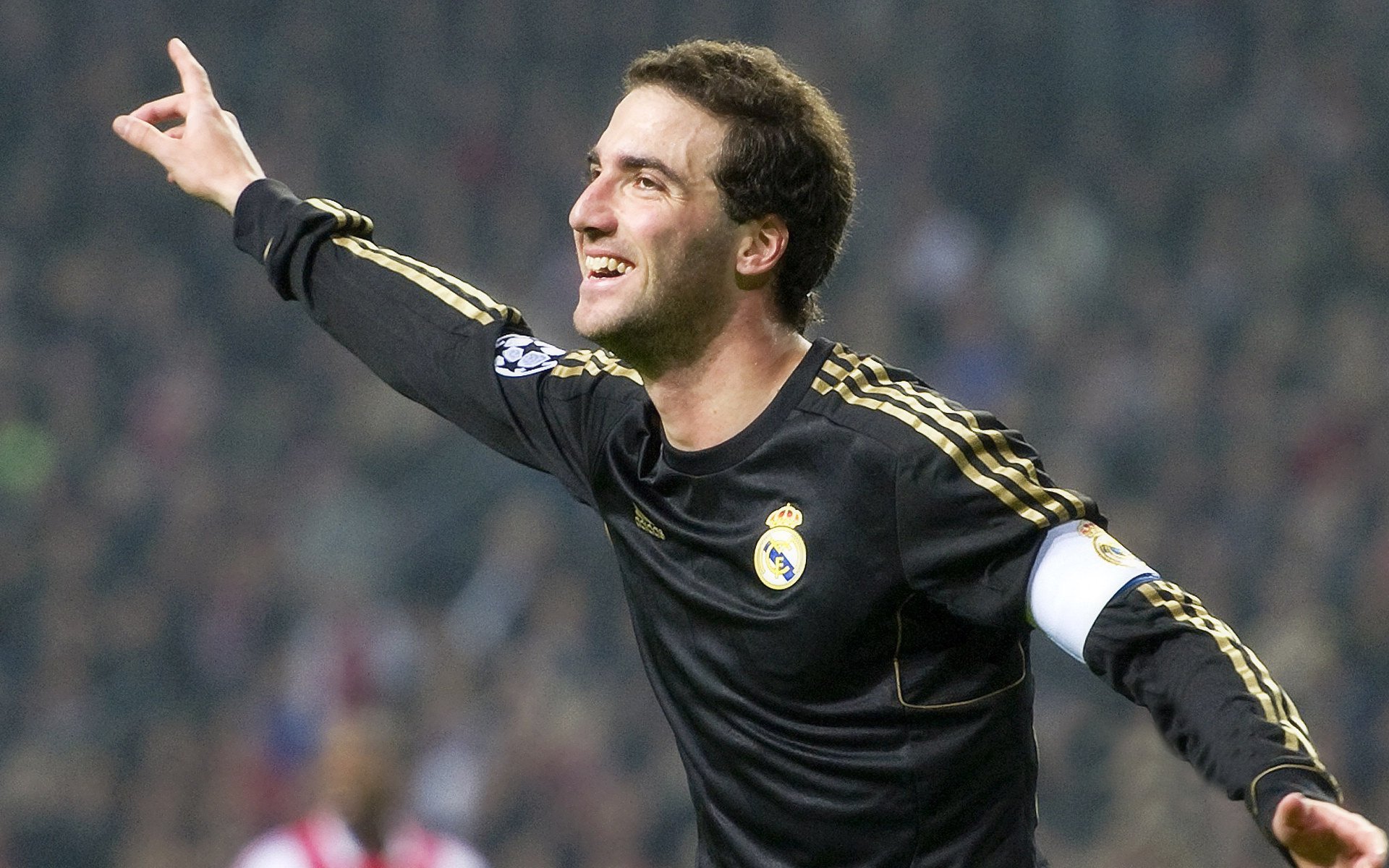 美国队前锋马丁内斯在巴黎奥运会上表现出色，马丁内斯什么水平